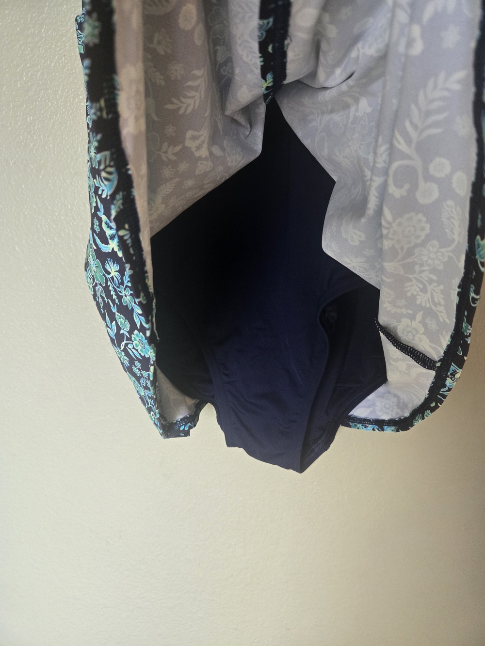 Lands' End NWOT Swimsuit, Bathing Suit, Swim Dress, Floral, Paisley, Size 10 - Picture 3 of 9